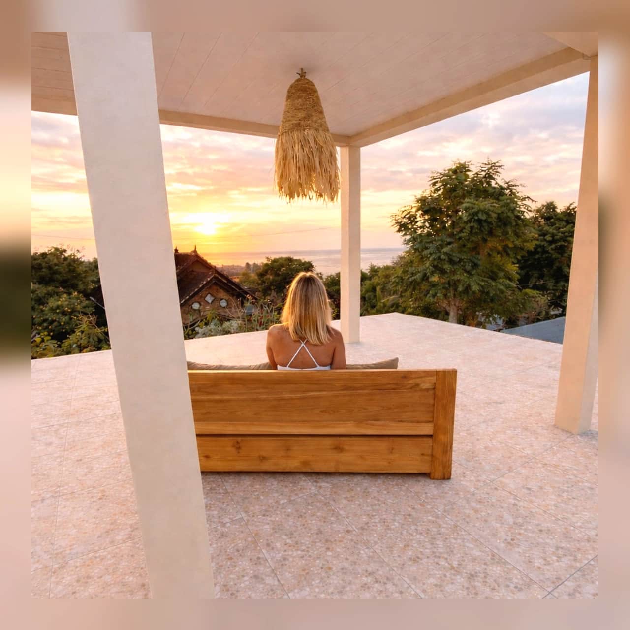 Thula Lembongan Villas sunset pagoda