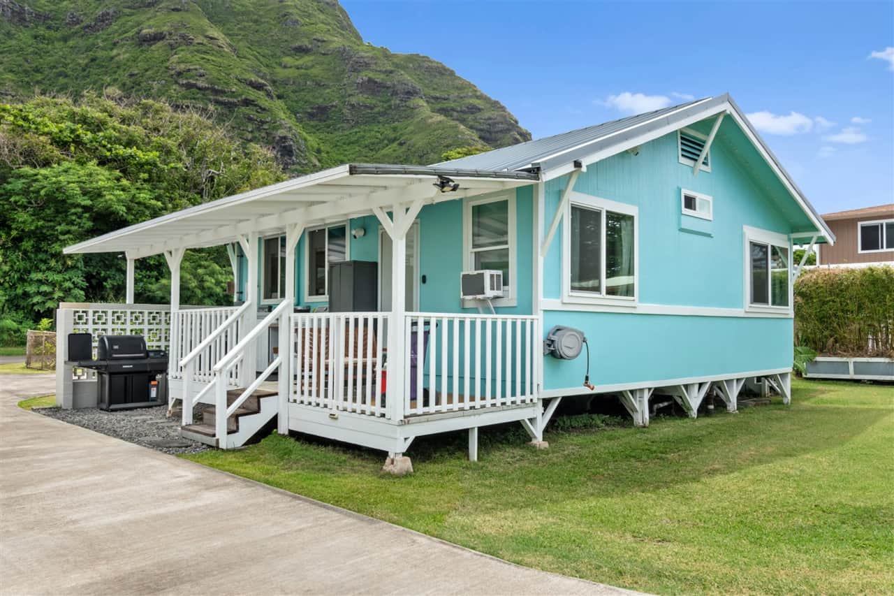 Mountain-backed setting in Kaaawa