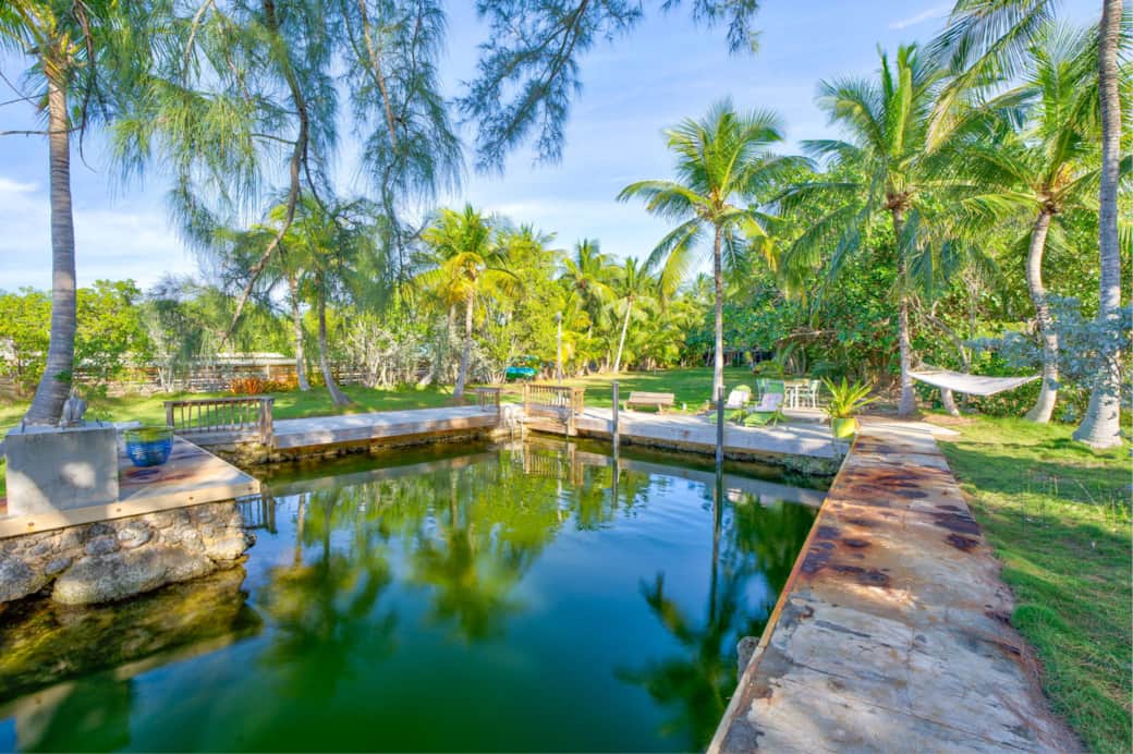 Boat/swimming basin Boat/swimming basin