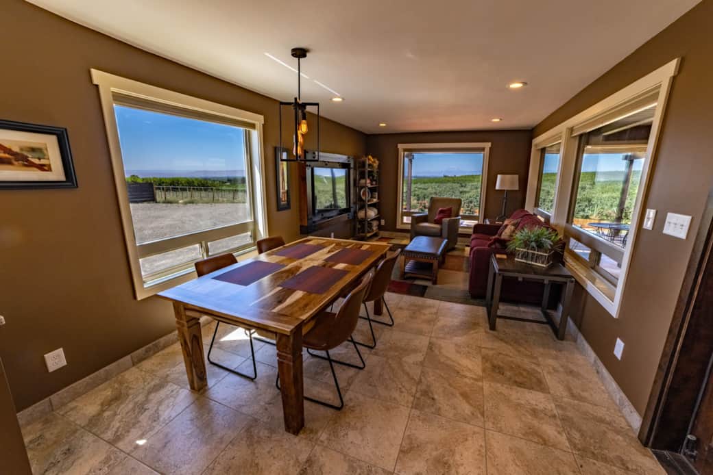 Cottage eating area