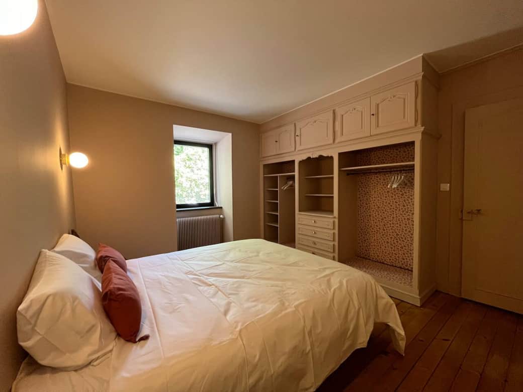 Etage - Chambre 2 - Lit 160x200 Etage - Chambre 2 - Lit 160x200