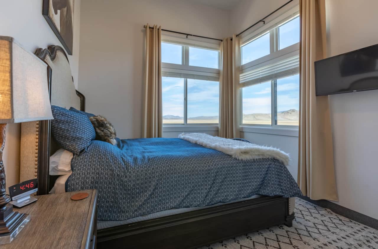 Corner Bedroom Elk Refuge View