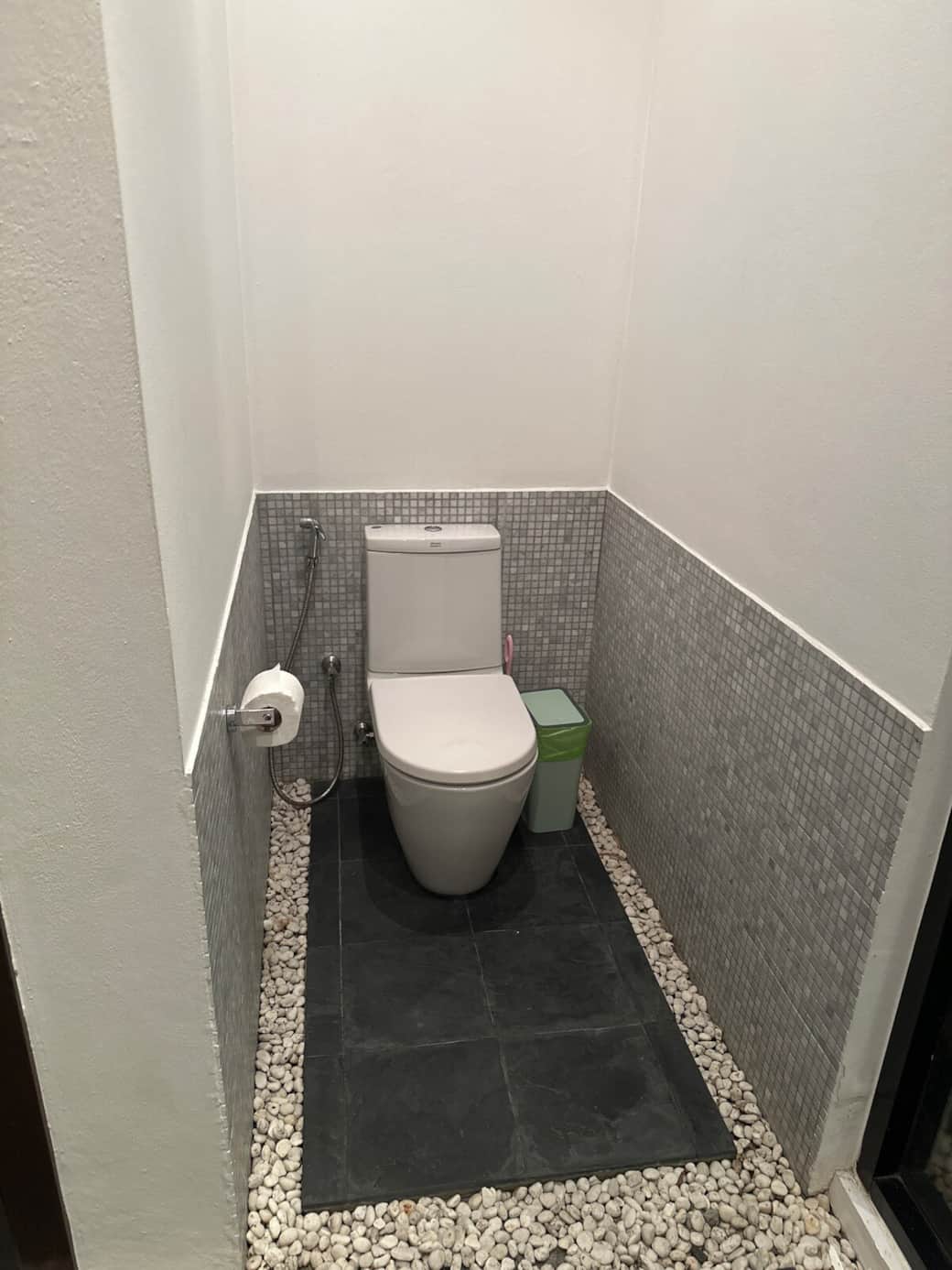 WC in Bathroom to Bedroom 1
