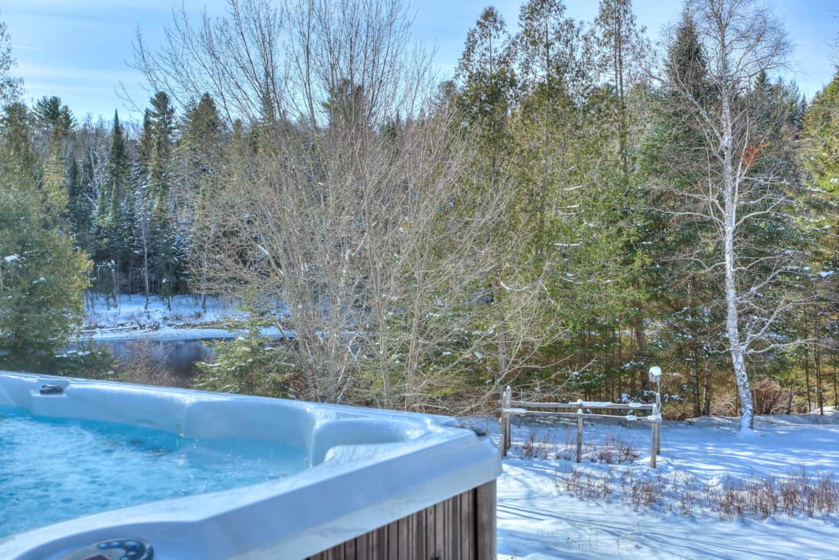 Détendez-vous dans le spa 8 places avec la vue
