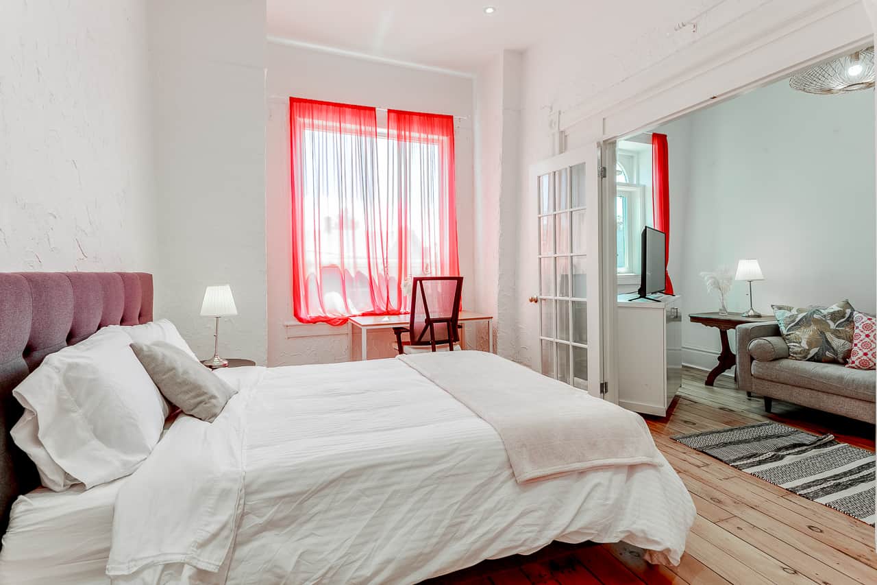 South Bed with workspace premium linens in Toronto rental  