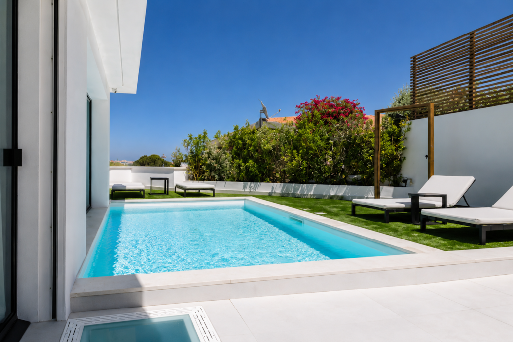AZULIS Aramis villa RENTAL12 Golfo Aranci private pool garden sun loungers AZULIS Aramis villa RENTAL12 Golfo Aranci private pool garden sun loungers