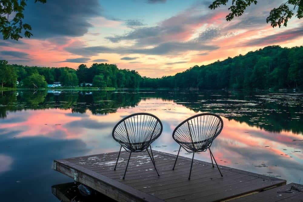 Step onto your private dock and immerse yourself in the tranquil beauty of Lake Sunset