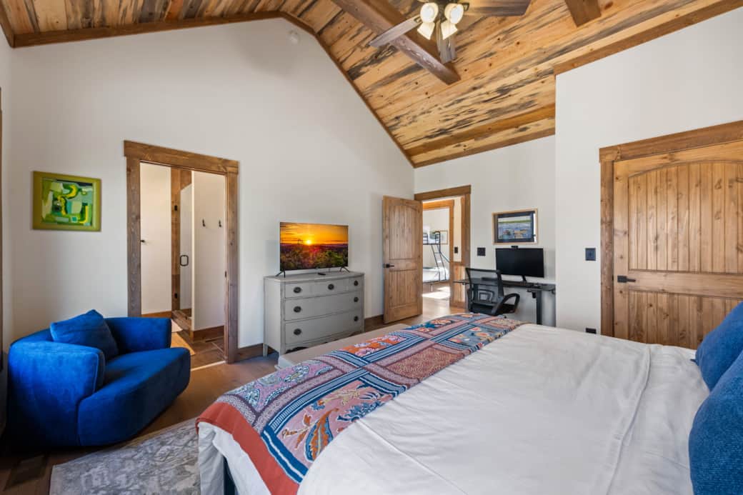 Master Bedroom Master Bedroom