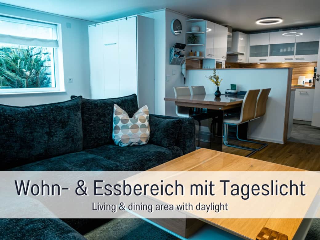 Offener Wohn- und Essbereich mit viel Tageslicht