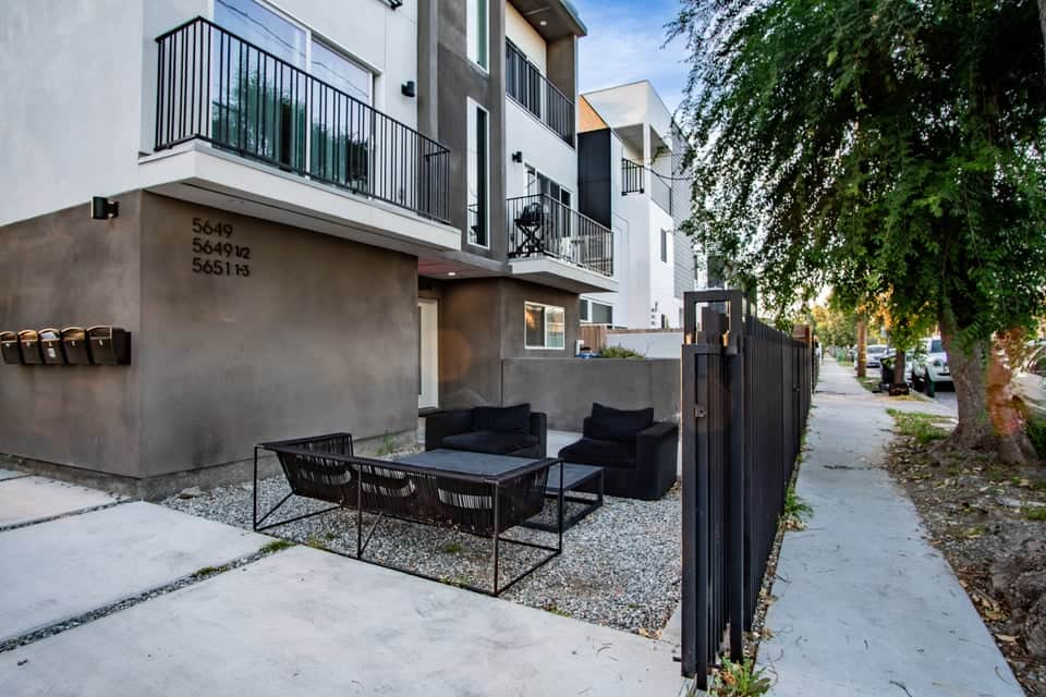 5649CaseAvenue Exterior 01 5649CaseAvenue Exterior 01