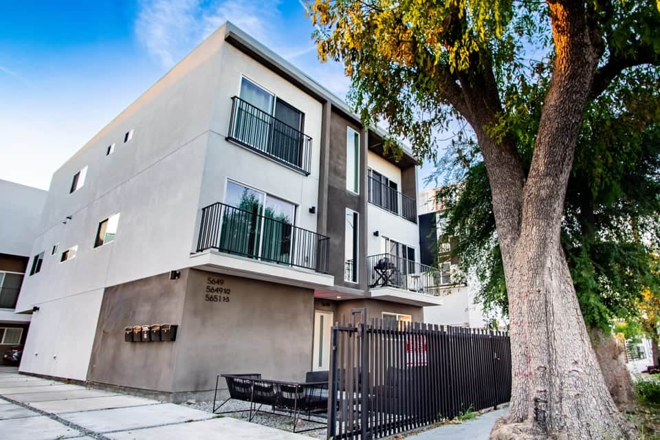 5649CaseAvenue Exterior 03 5649CaseAvenue Exterior 03