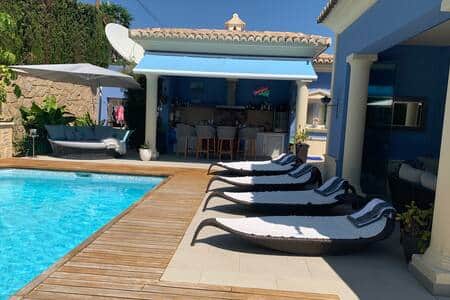 Dedon Leaf loungers. Dedon Leaf loungers.