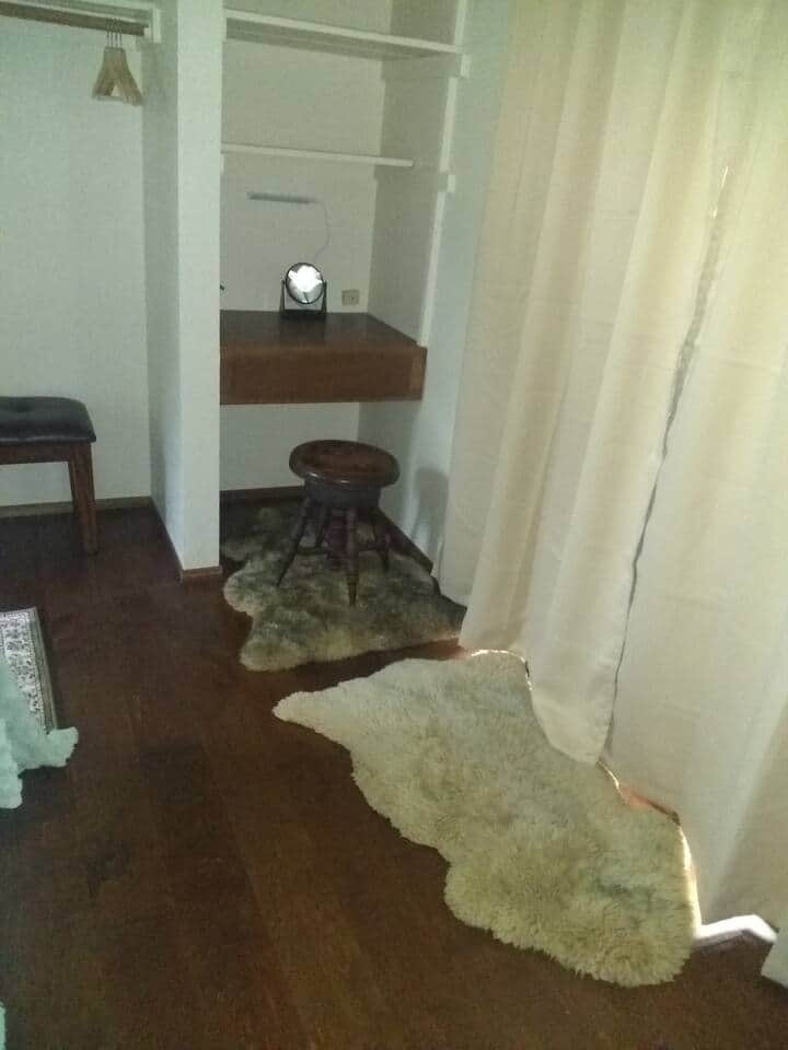 Small space for laptop or make-up. Small space for laptop or make-up.