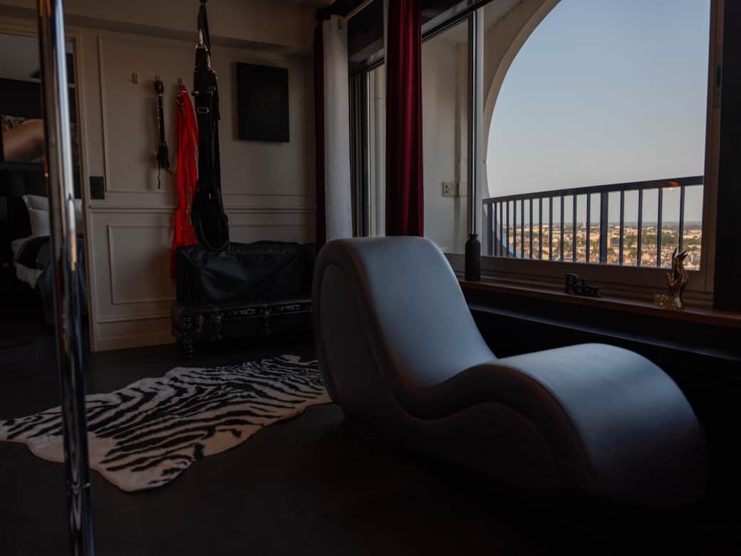 Tantra armchair, romantic living room, Rennes