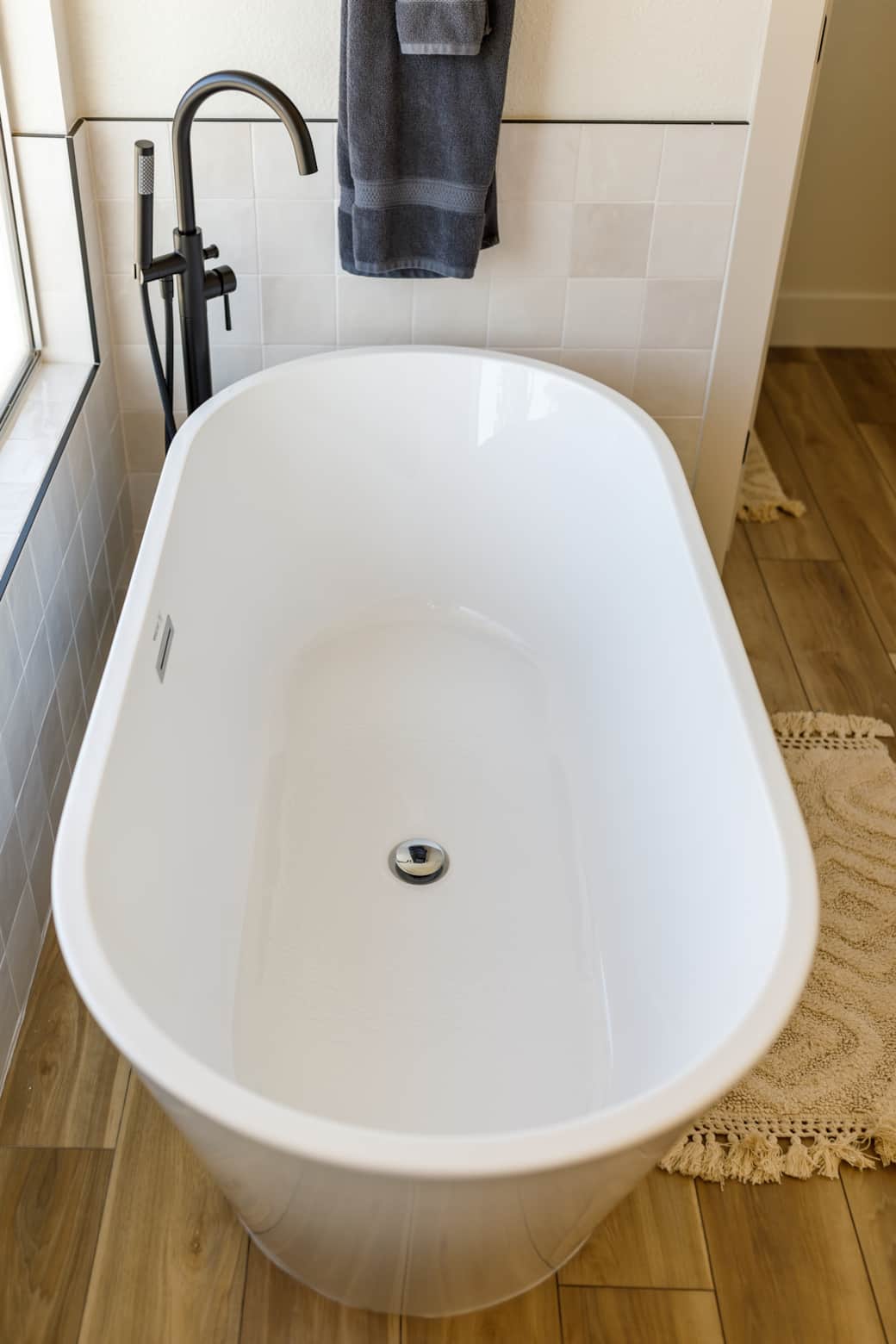 Master Bedroom Tub