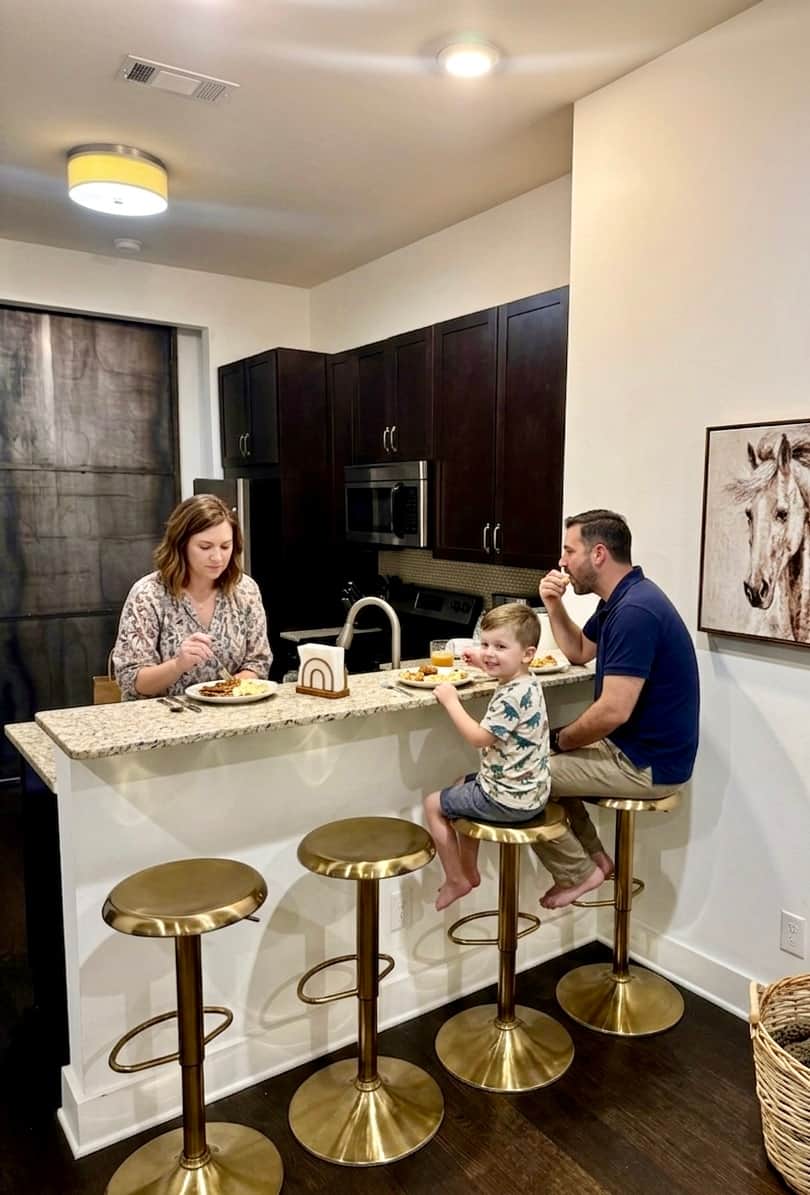 A fully equipped kitchen & breakfast bar to make meals a breeze. A fully equipped kitchen & breakfast bar to make meals a breeze.