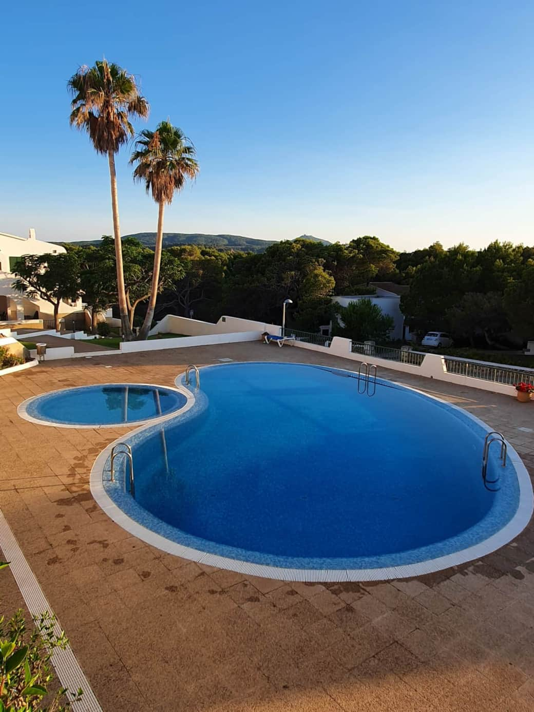 Piscine principale et bassin pour enfants