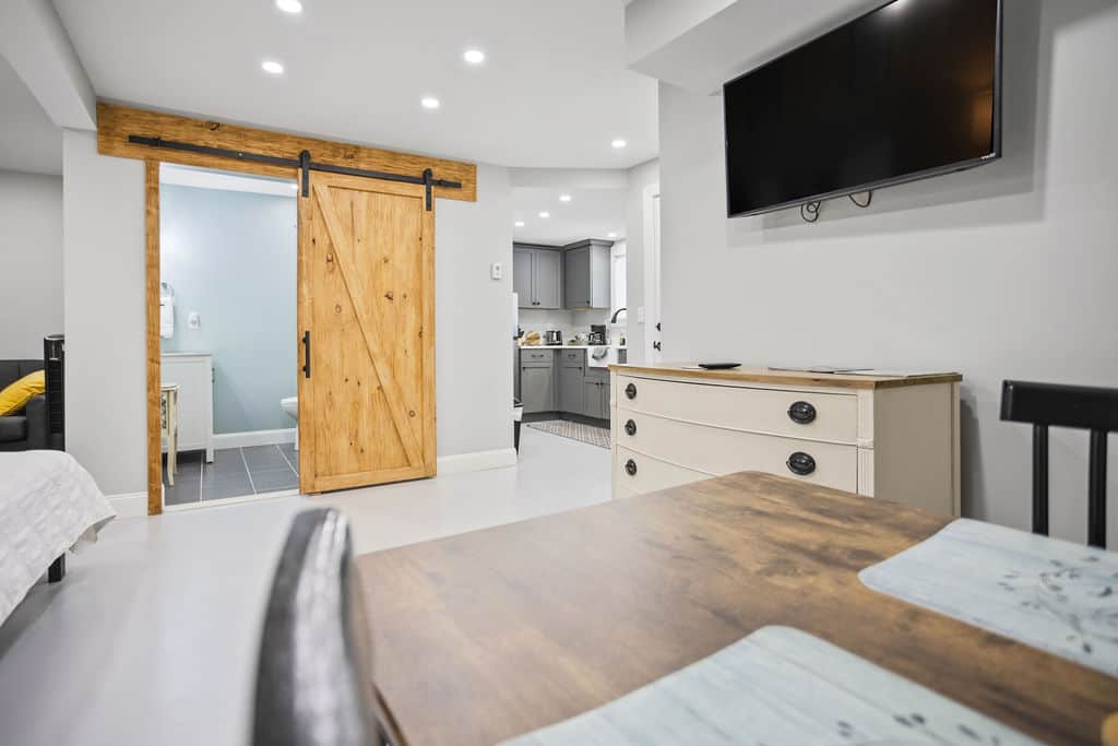 Raven Feather Retreat - Unit 3, 1 queen bed, 1 small twin sleeper sofa, 1 bathroom, hairdryer 