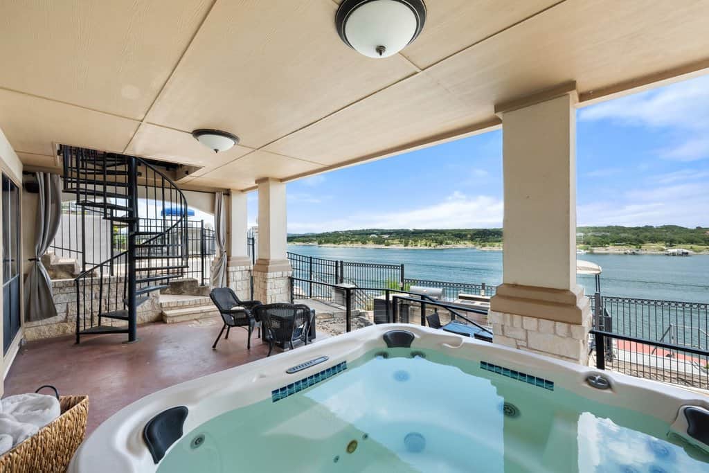 02 Private Hot Tub