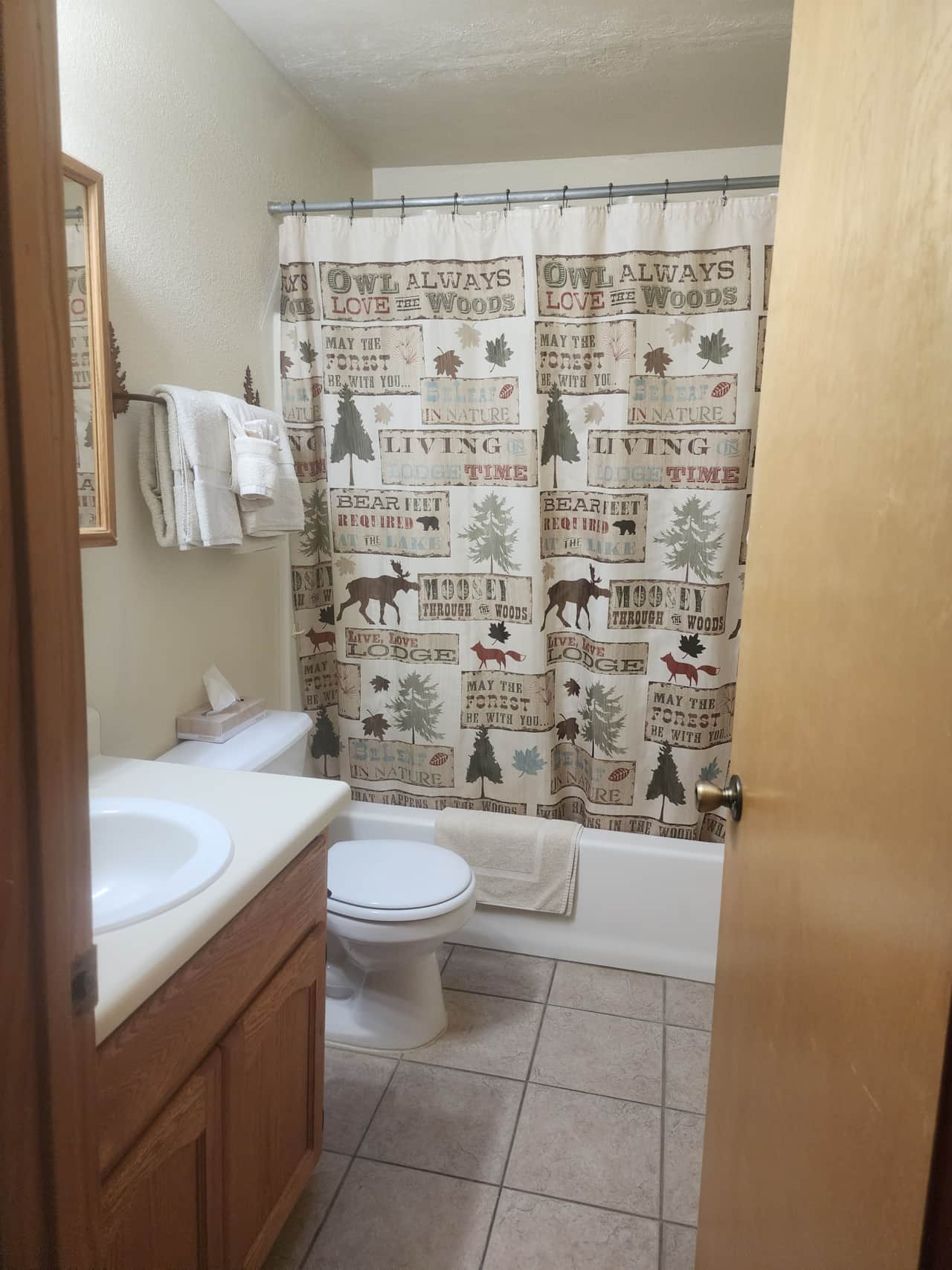 Cabin 12A Upstairs Bathroom