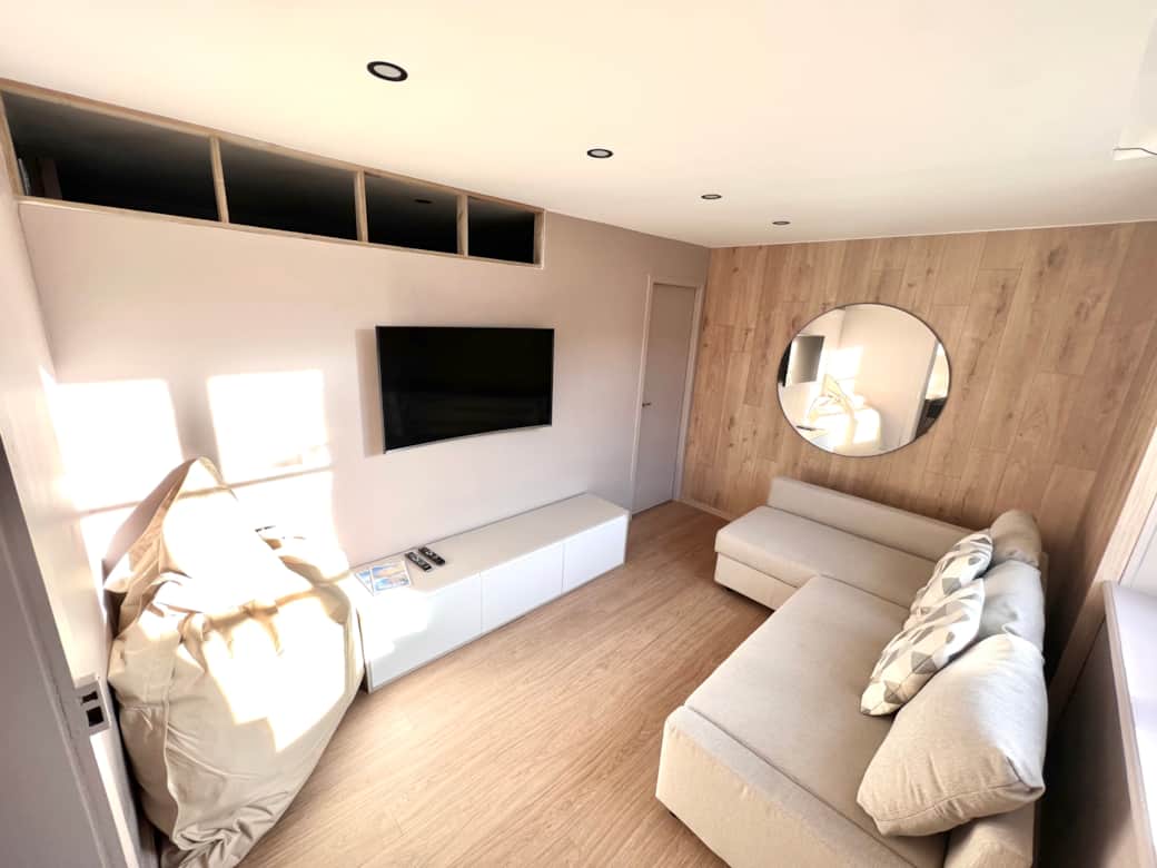 Full Size Render
