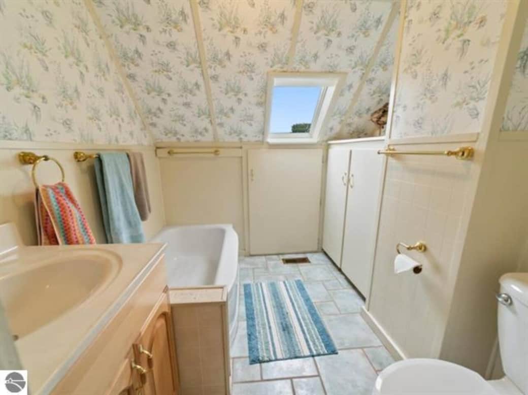 Second floor bathroom.