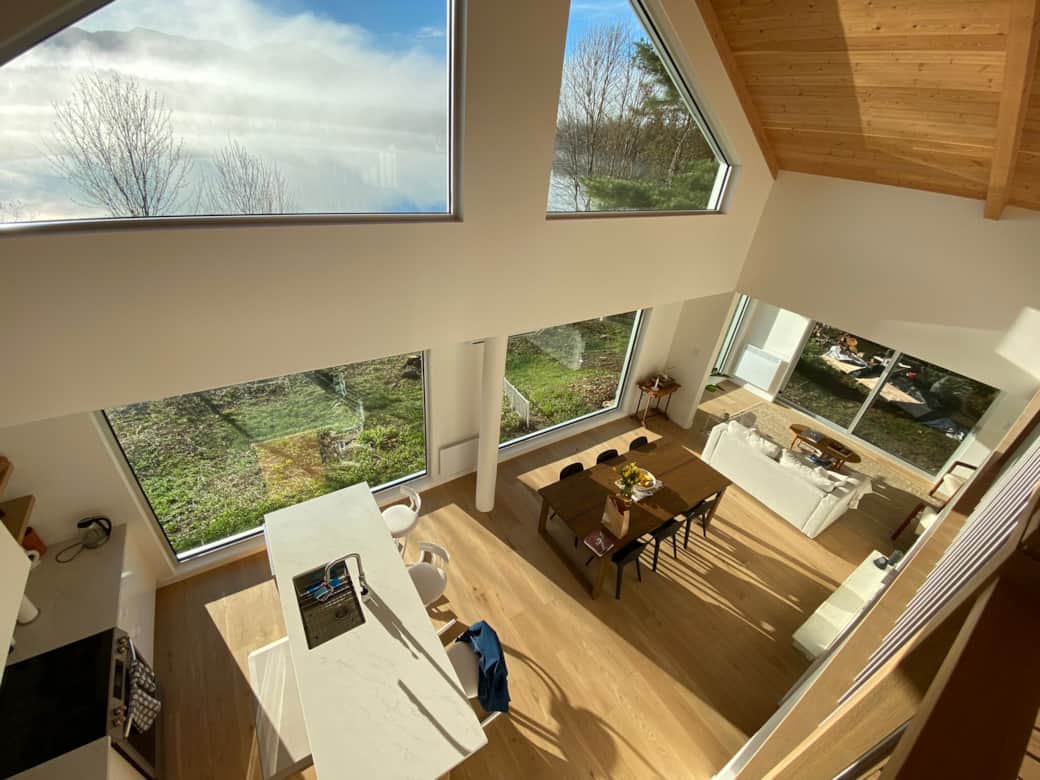 Vue du séjour depuis la mezzanine