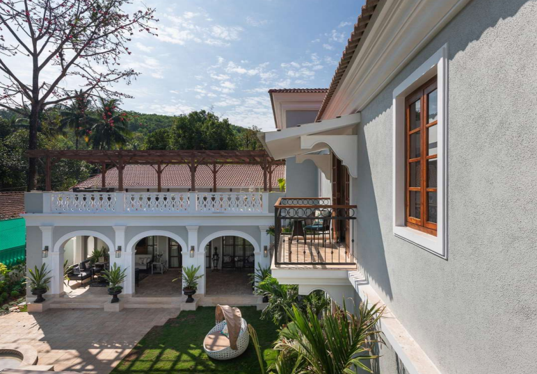 Villa front