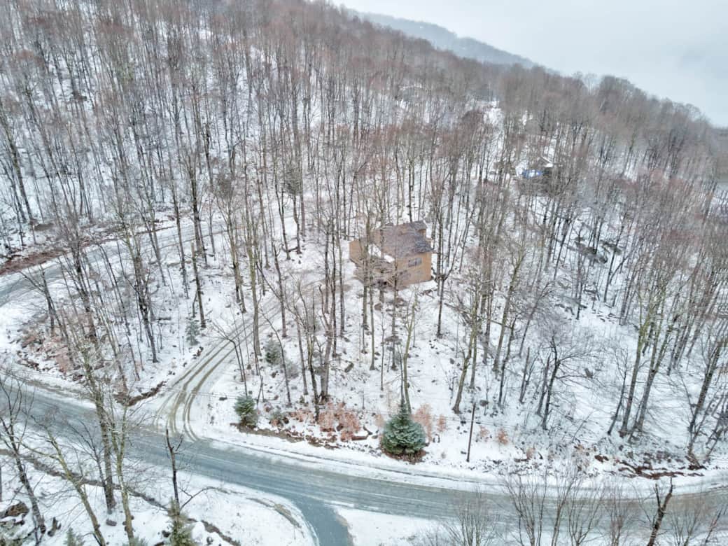 Short walk (about 200 yards) to Homestretch Ski Trail. Trail is weather dependent Short walk (about 200 yards) to Homestretch Ski Trail. Trail is weather dependent