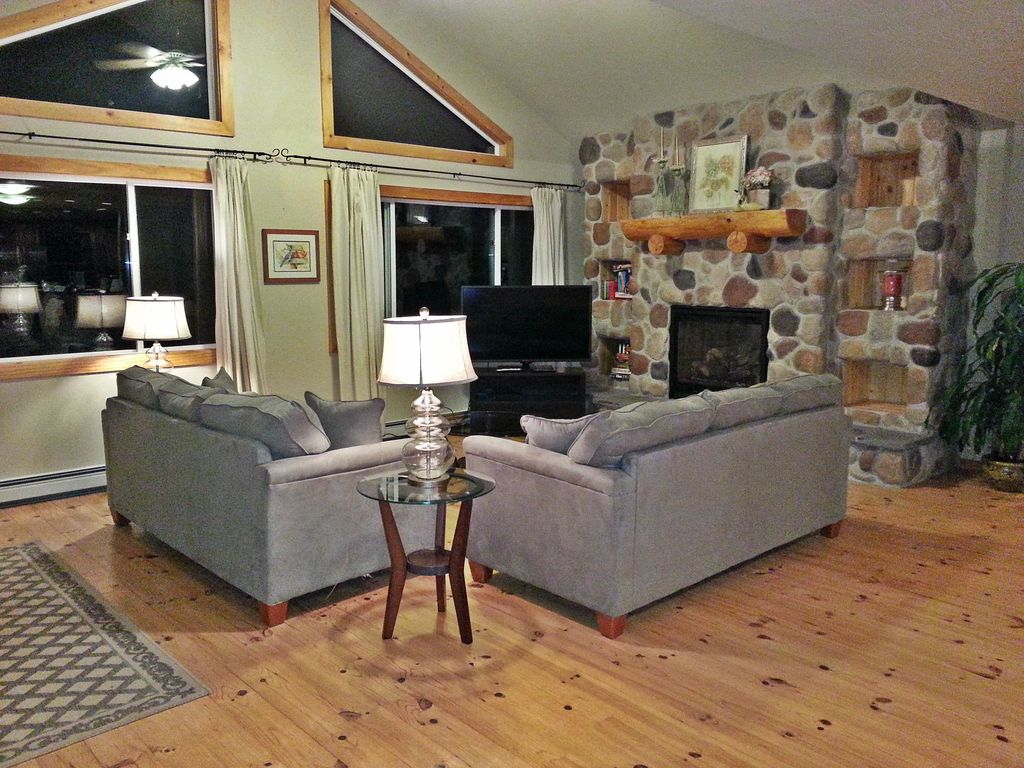 Brookside Cottages Resort