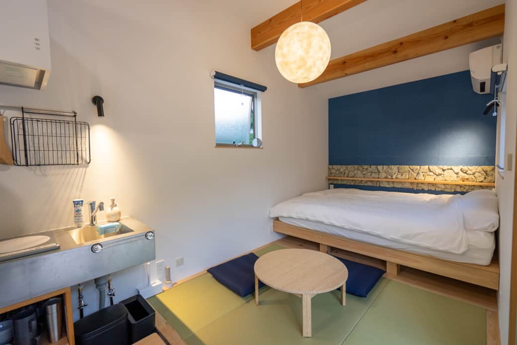 簡易キッチン、畳、クイーンベッド 簡易キッチン、畳、クイーンベッド