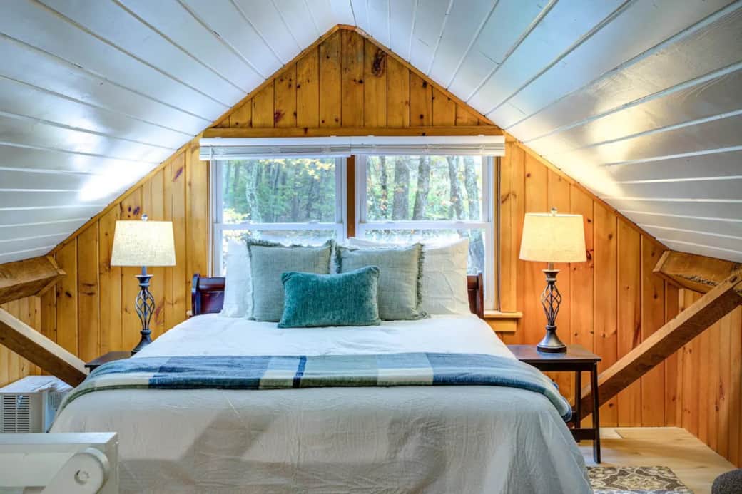 Queen Loft Bedroom 4