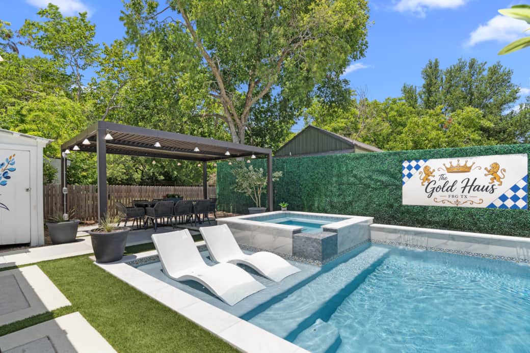 Dine, swim, or lounge all in one memorable vacation home! Dine, swim, or lounge all in one memorable vacation home!