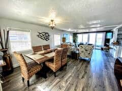 56e761bc 15e4 4eeb 8000 e77cf1946dac