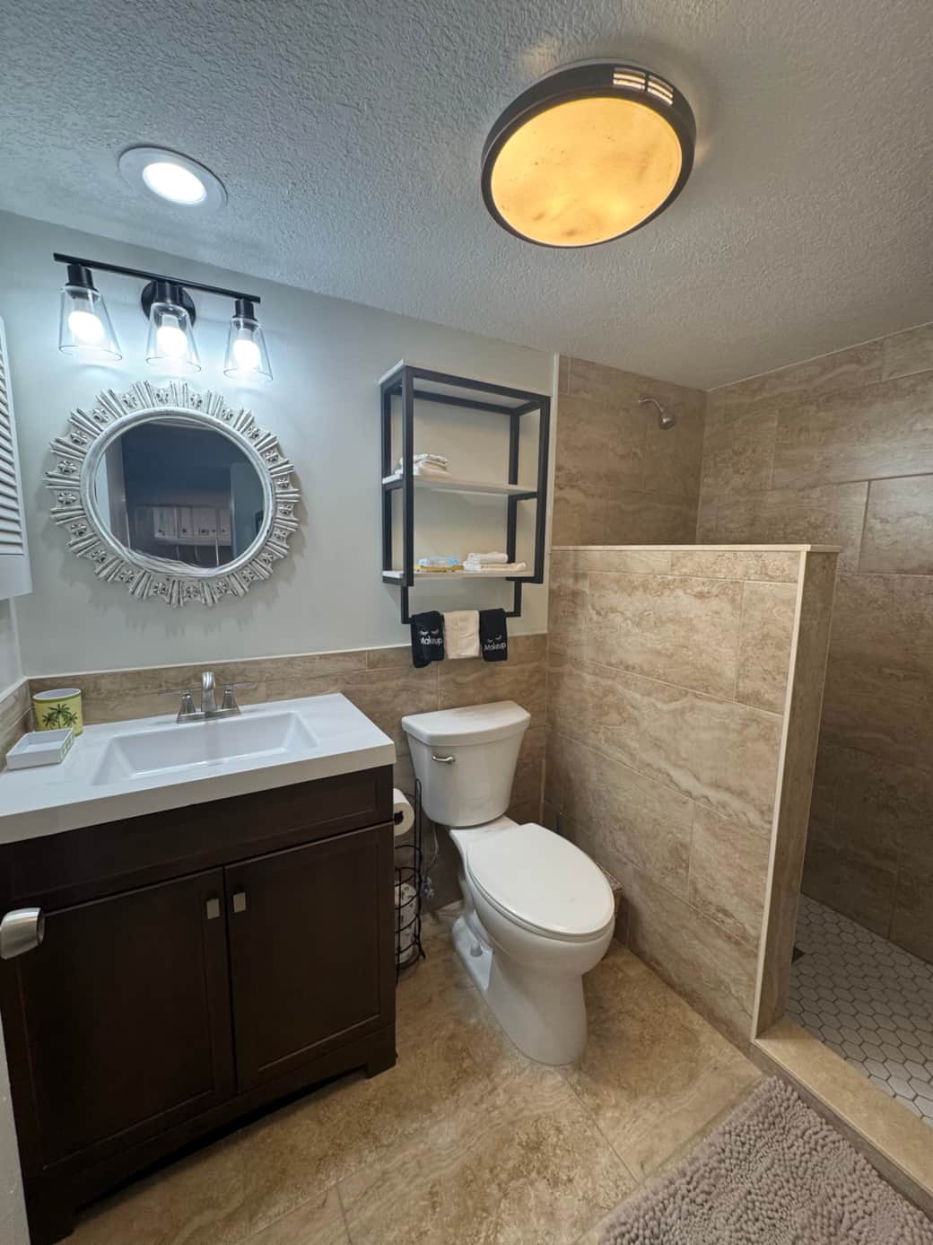 ~Bathroom with walk-in shower~