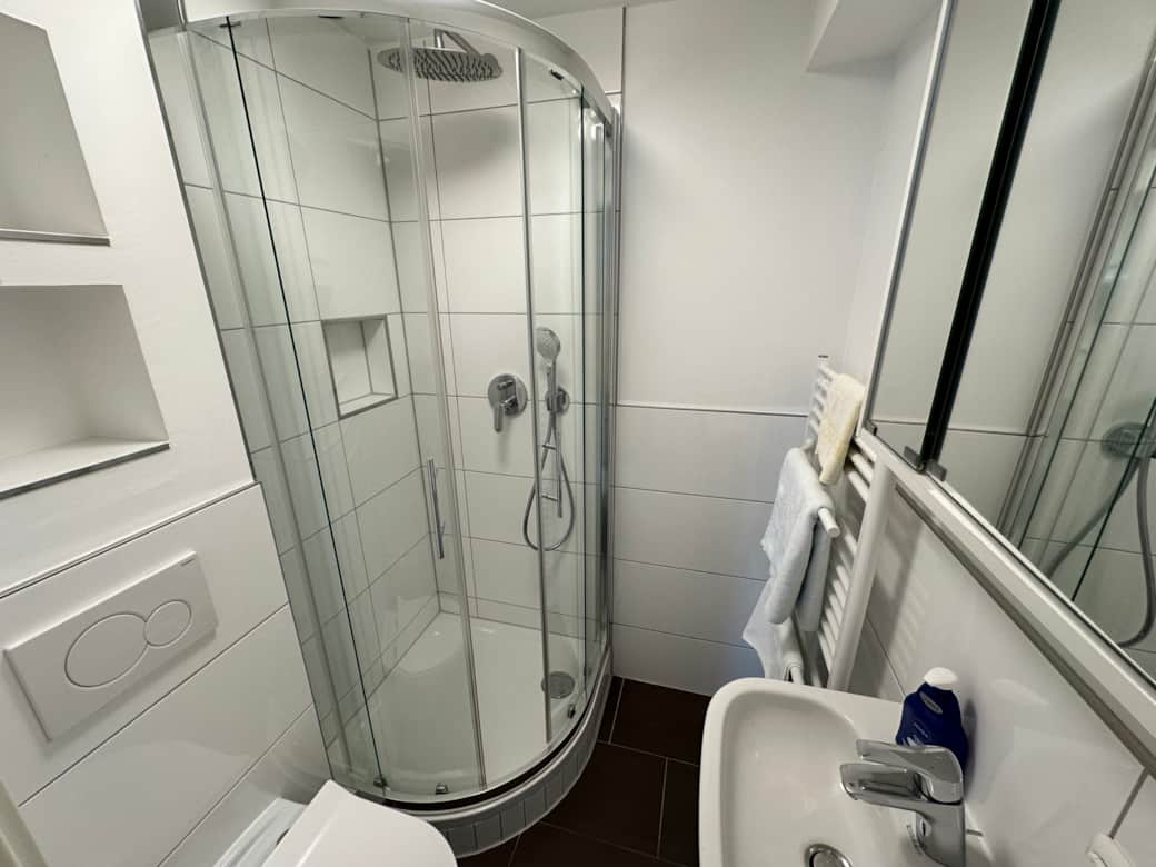 Zimmer 6 Badezimmer Zimmer 6 Badezimmer
