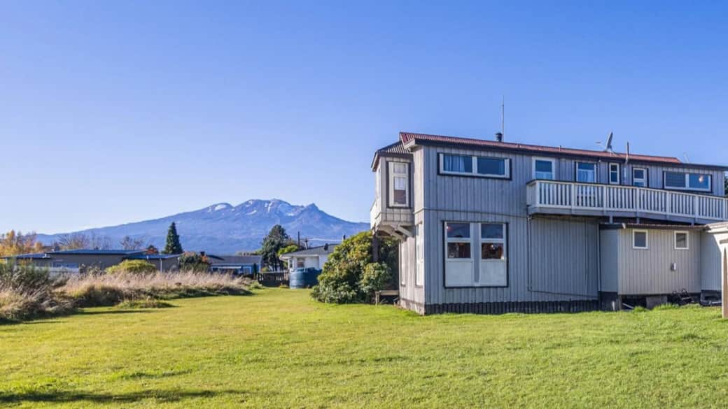 Lodge Exterior – View from Back Garden