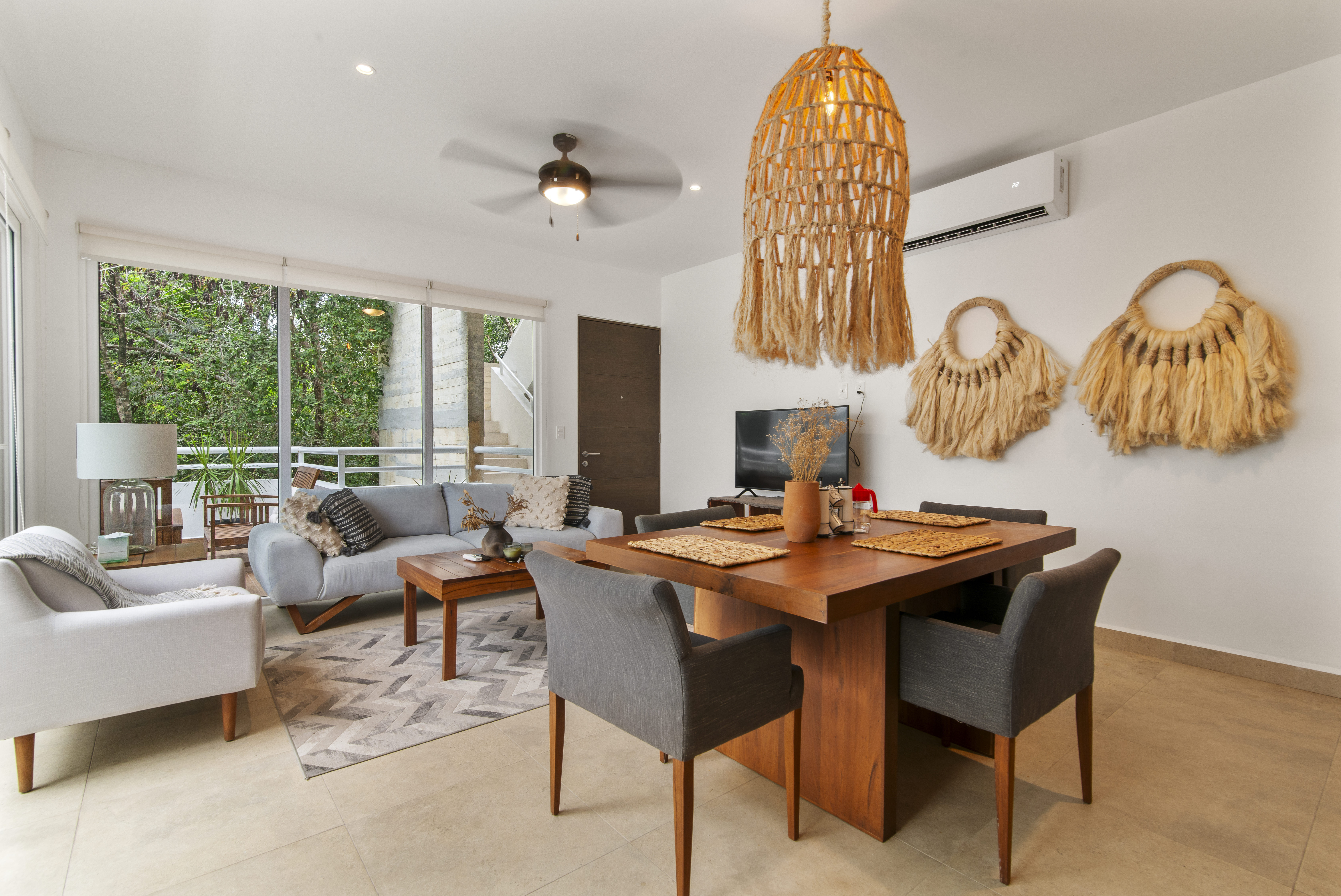 Encanto Private Balcony 2 Pools 5 Minutes To Beach