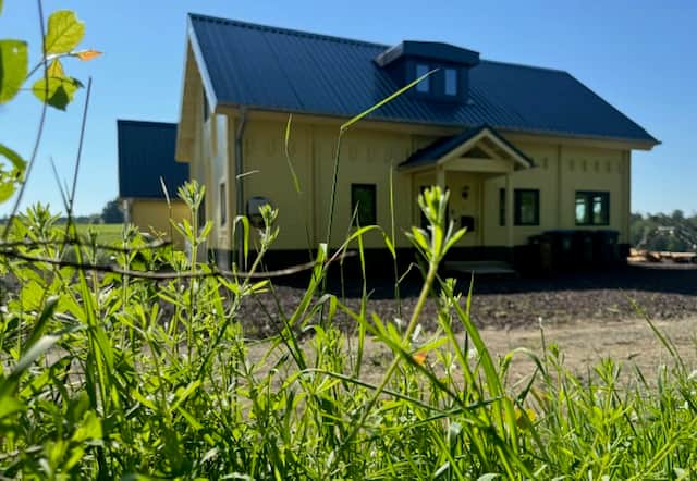 Wagenhausen eifel cochem vakantiewoning geel voorzijde