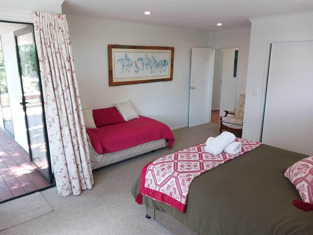 Main Bedroom with King single bed