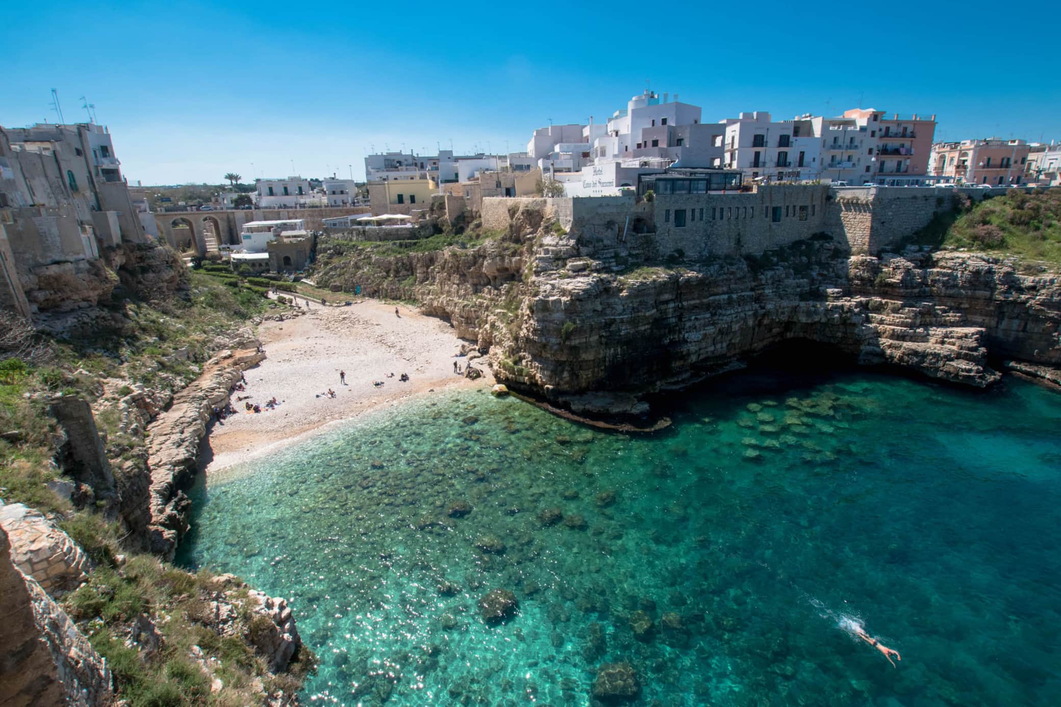 Polignano a mare. Foto von andresumida aus Flickr. Lizenz: CC BY 2.0