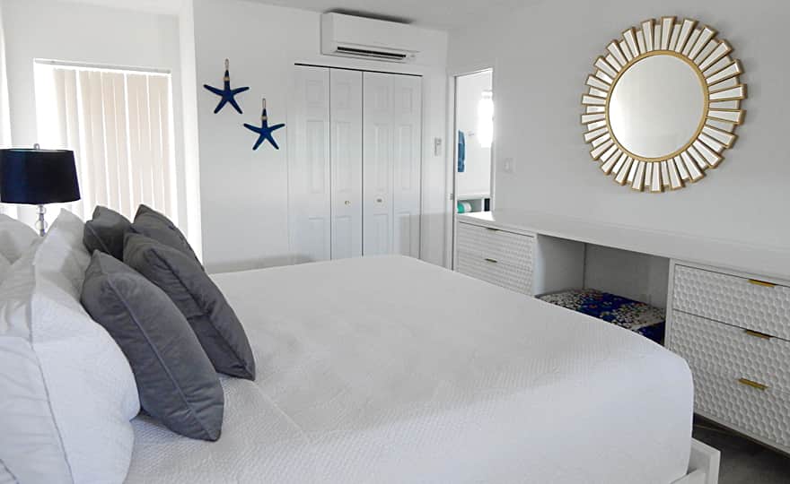 Unit #18 Clean linens upon guest arrival.