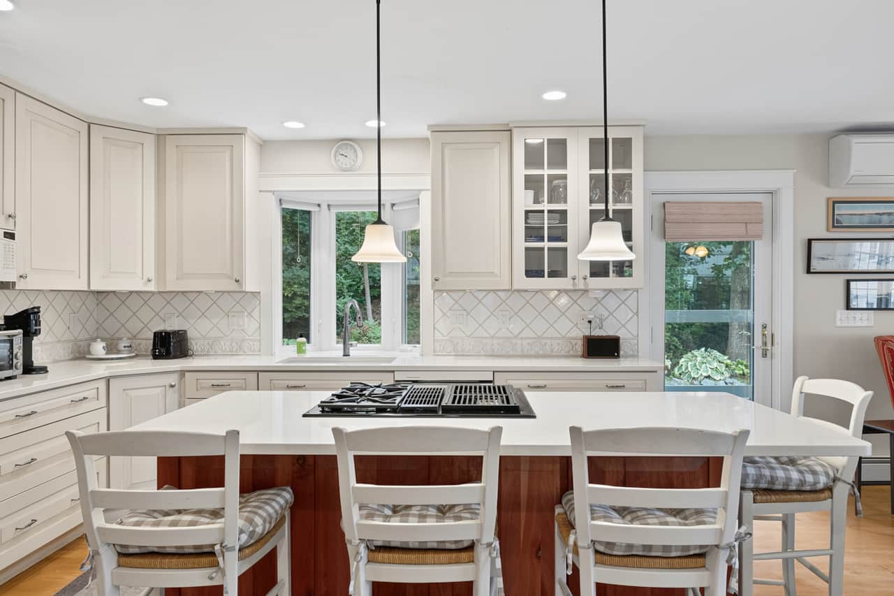 Bright & Beautiful Kitchen