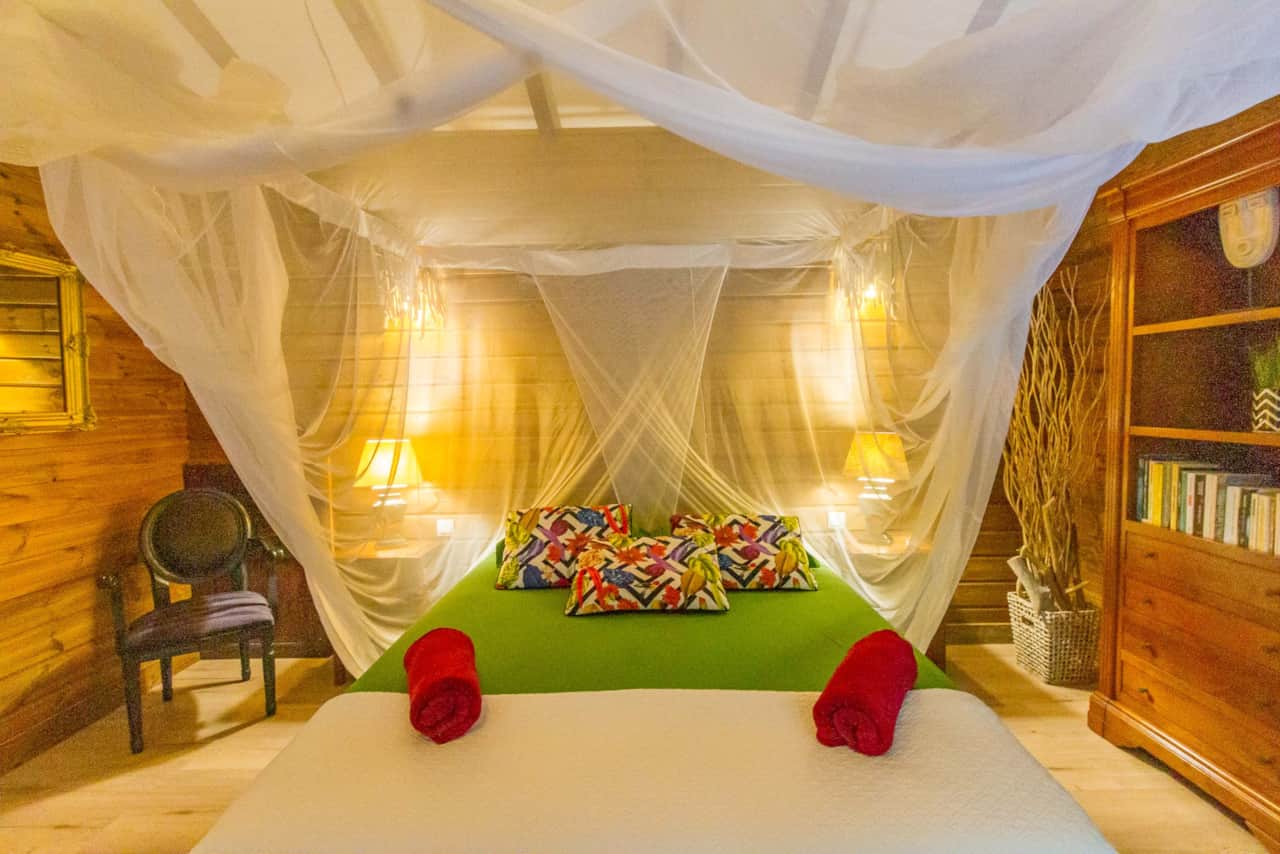 La chambre climatisée avec un lit de 160