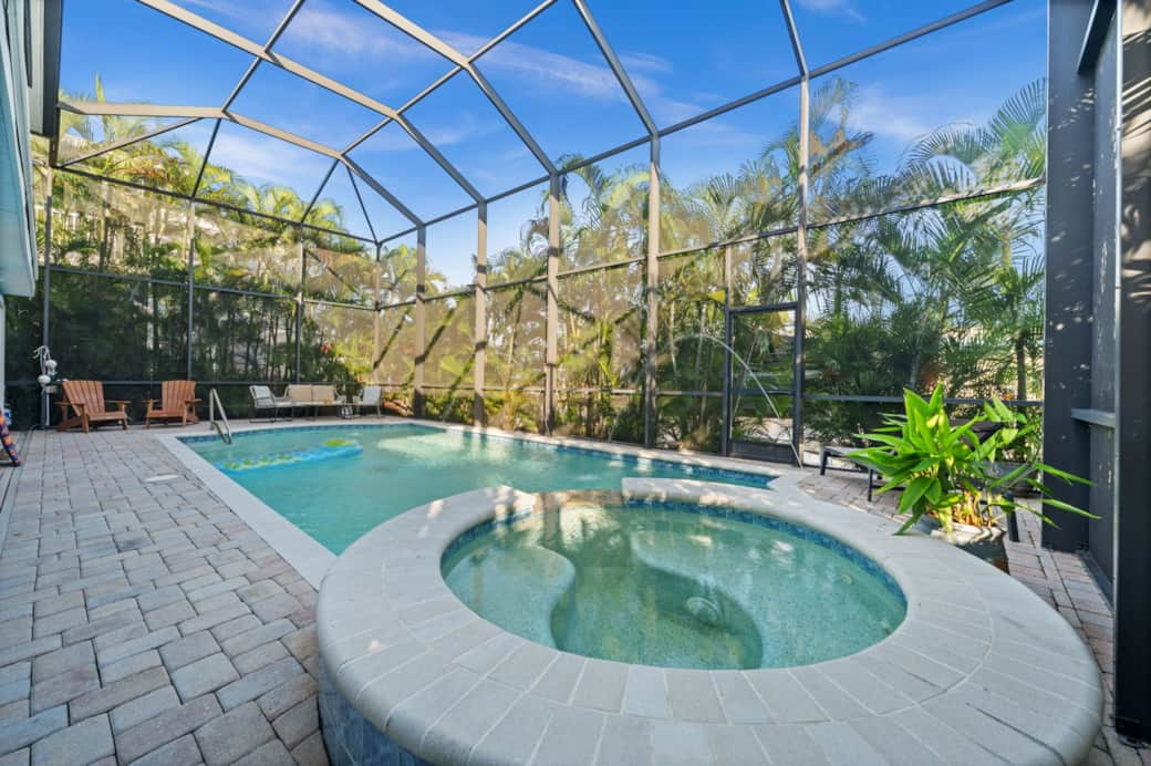 Pool & Spa