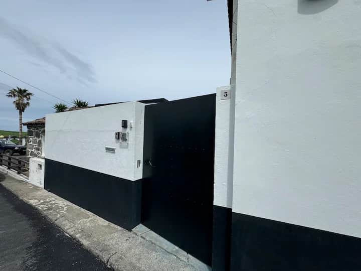 Exterior privacy wall