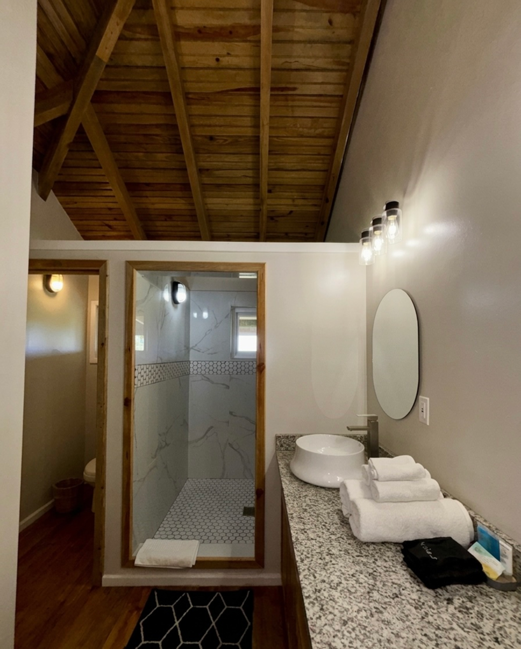 Quatro Vista Unit B3 Bathroom