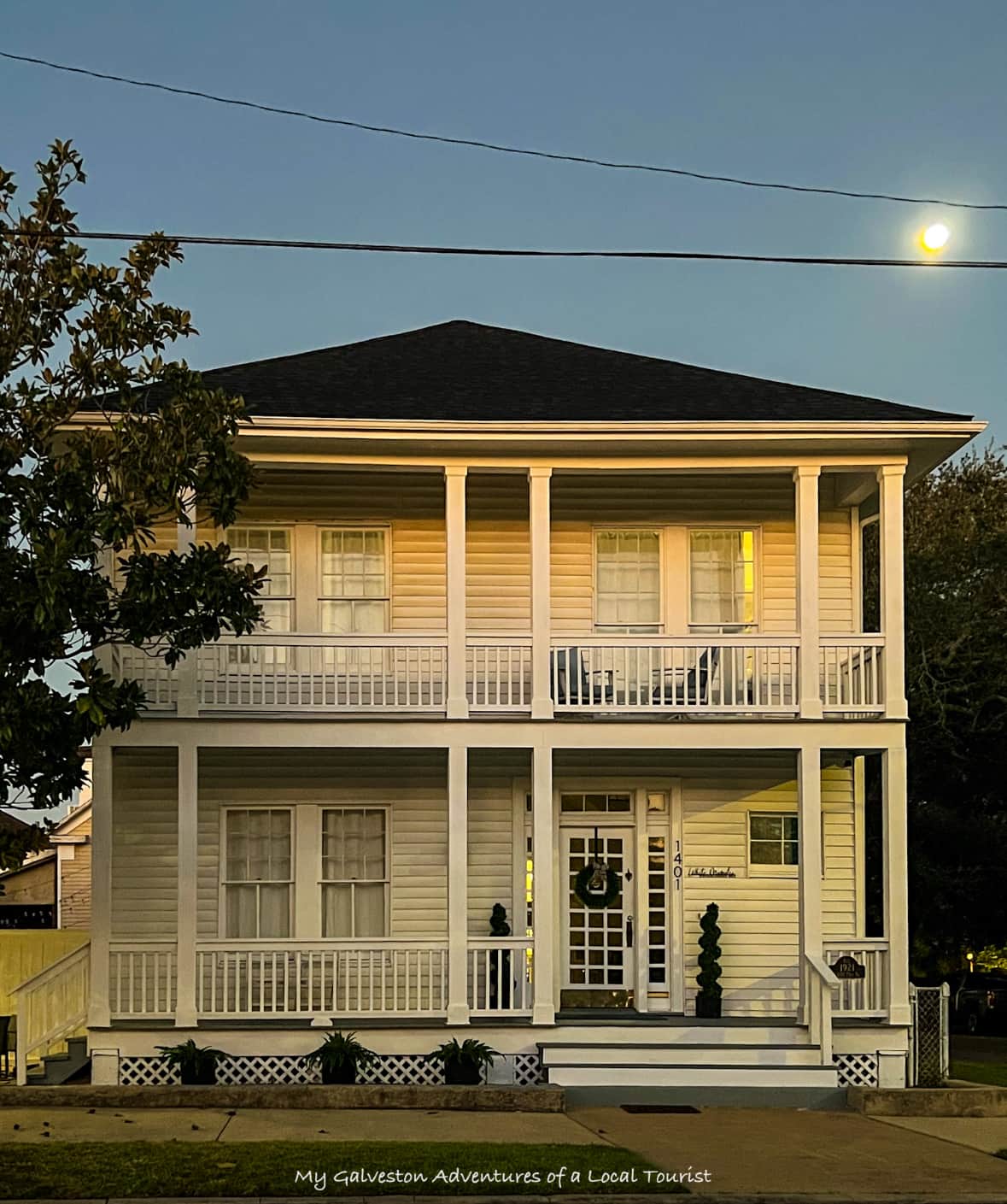 Evening sunset view of White Magnolia Galveston boutique vacation rental home taken by Kelly Chapman
