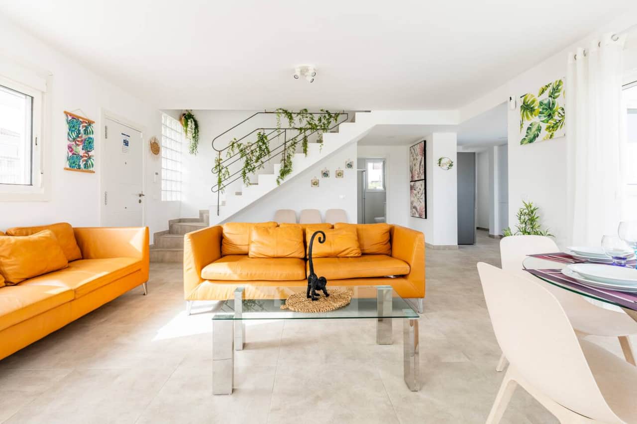 Living Room / Lounge
