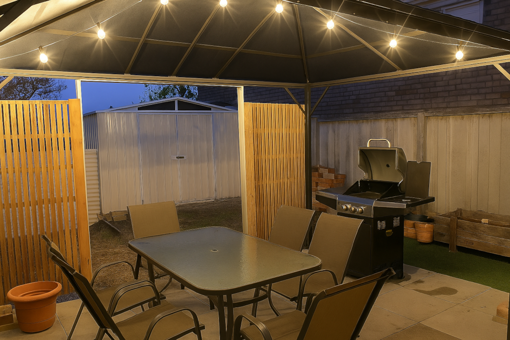 Outdoor patio at Smugglers Cove, pet-friendly Esperance stay